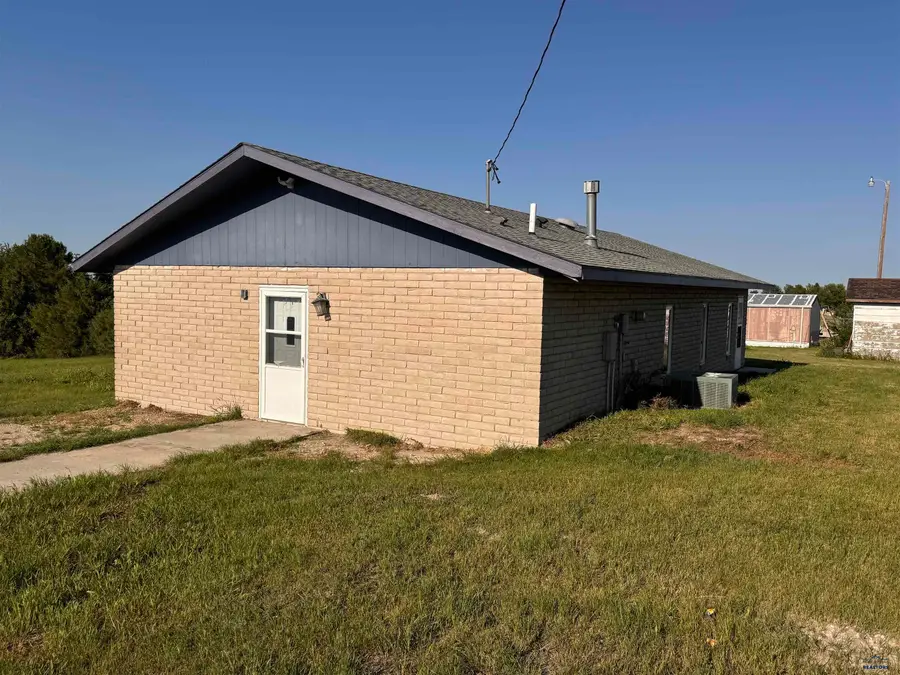 103 E State St, Martin, SD 57551 - #3