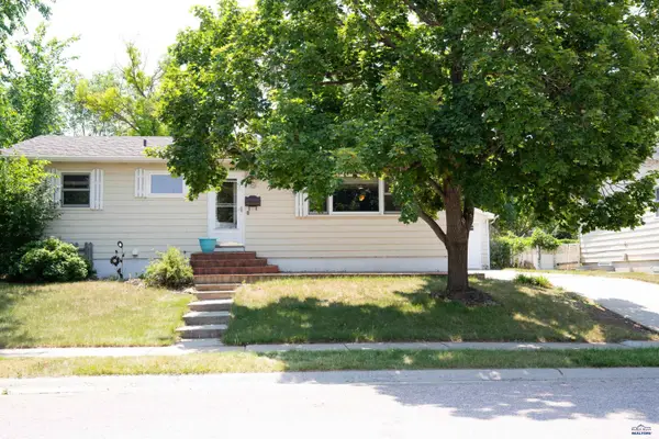 2611 Lawndale Dr, Rapid City, SD 57702
