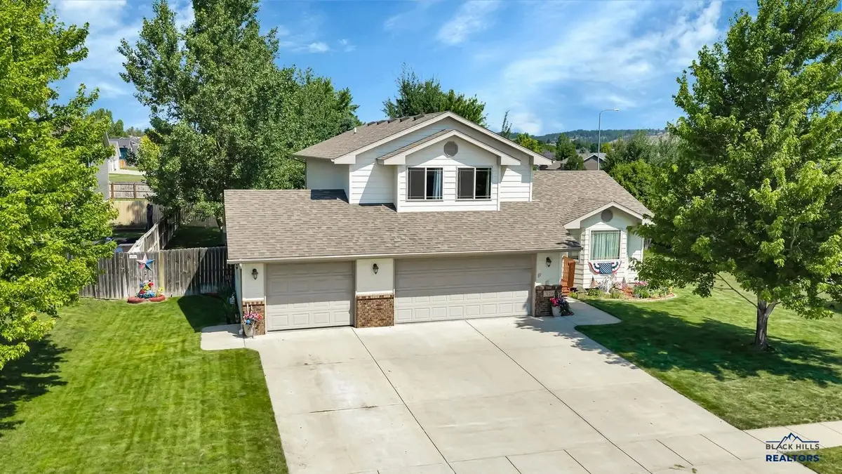 7120 Castlewood Dr, Summerset, SD 57718 - #1