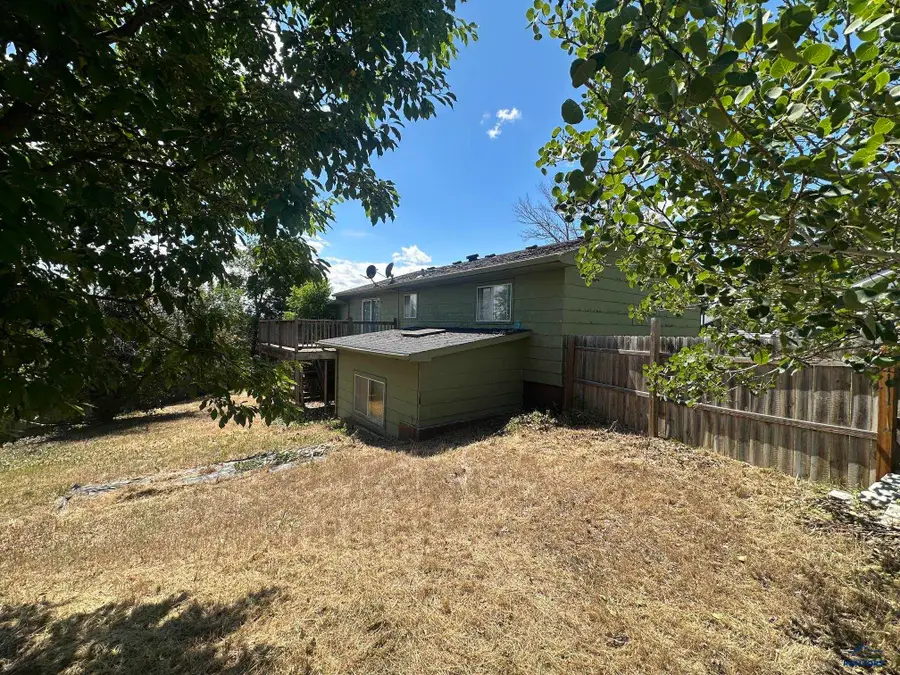 2415 E Other, Pierre, SD 57501 - #3