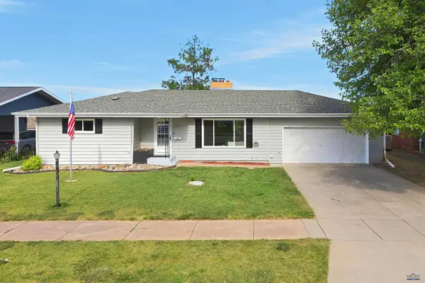 210 Pinedale Dr, Rapid City, SD 57702