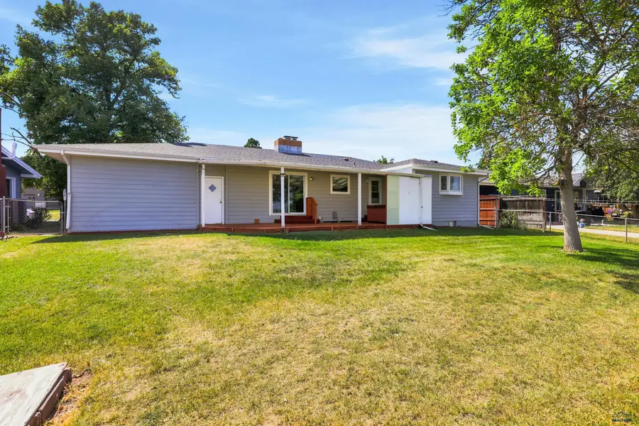 210 Pinedale Dr, Rapid City, SD 57702 - #3