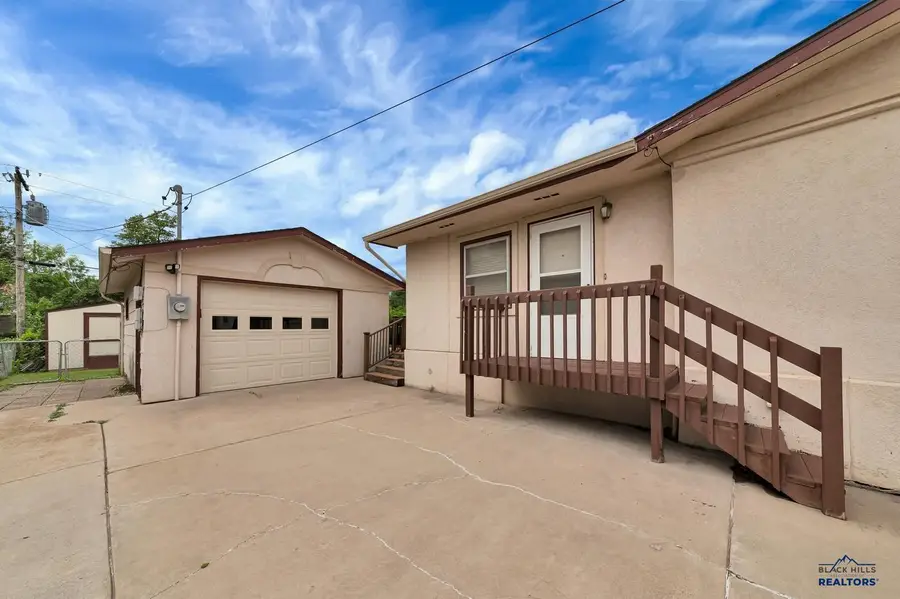 2337 Janet St, Rapid City, SD 57702 - #3