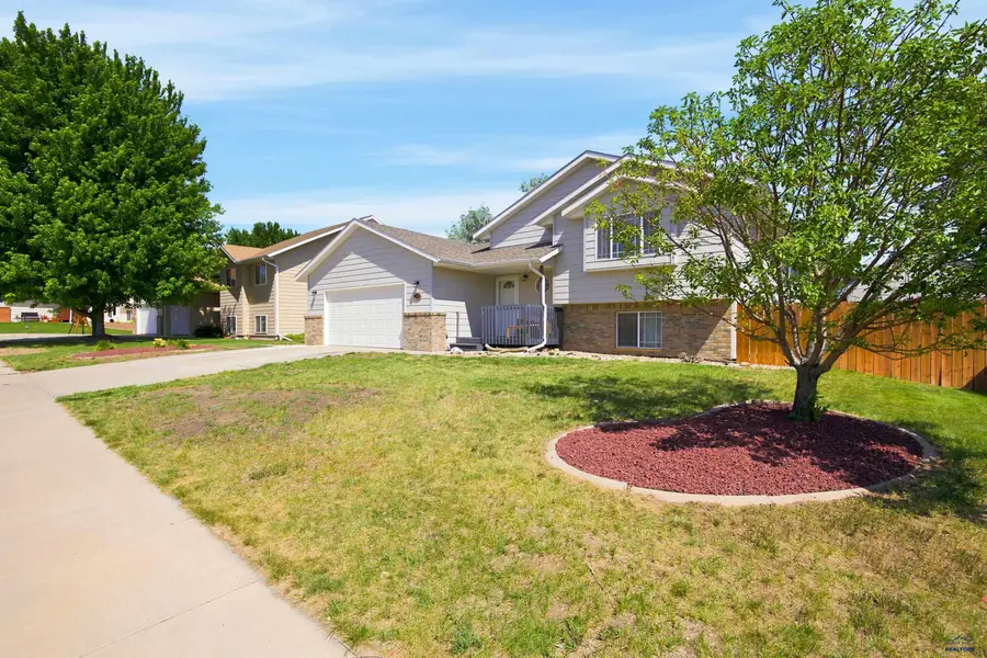 548 Field View Dr, Rapid City, SD 57701 - #2