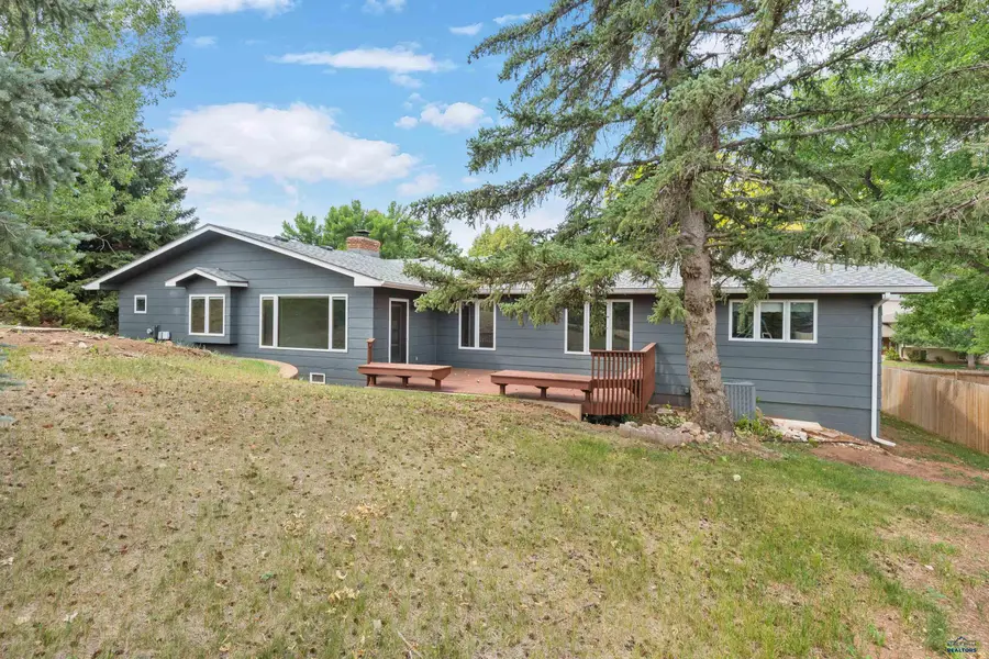 610 Fairlawn Dr, Rapid City, SD 57702 - #2
