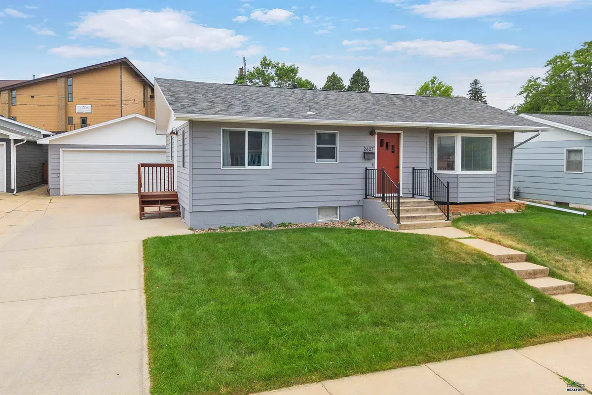 2627 Lawndale Dr, Rapid City, SD 57702 - #1