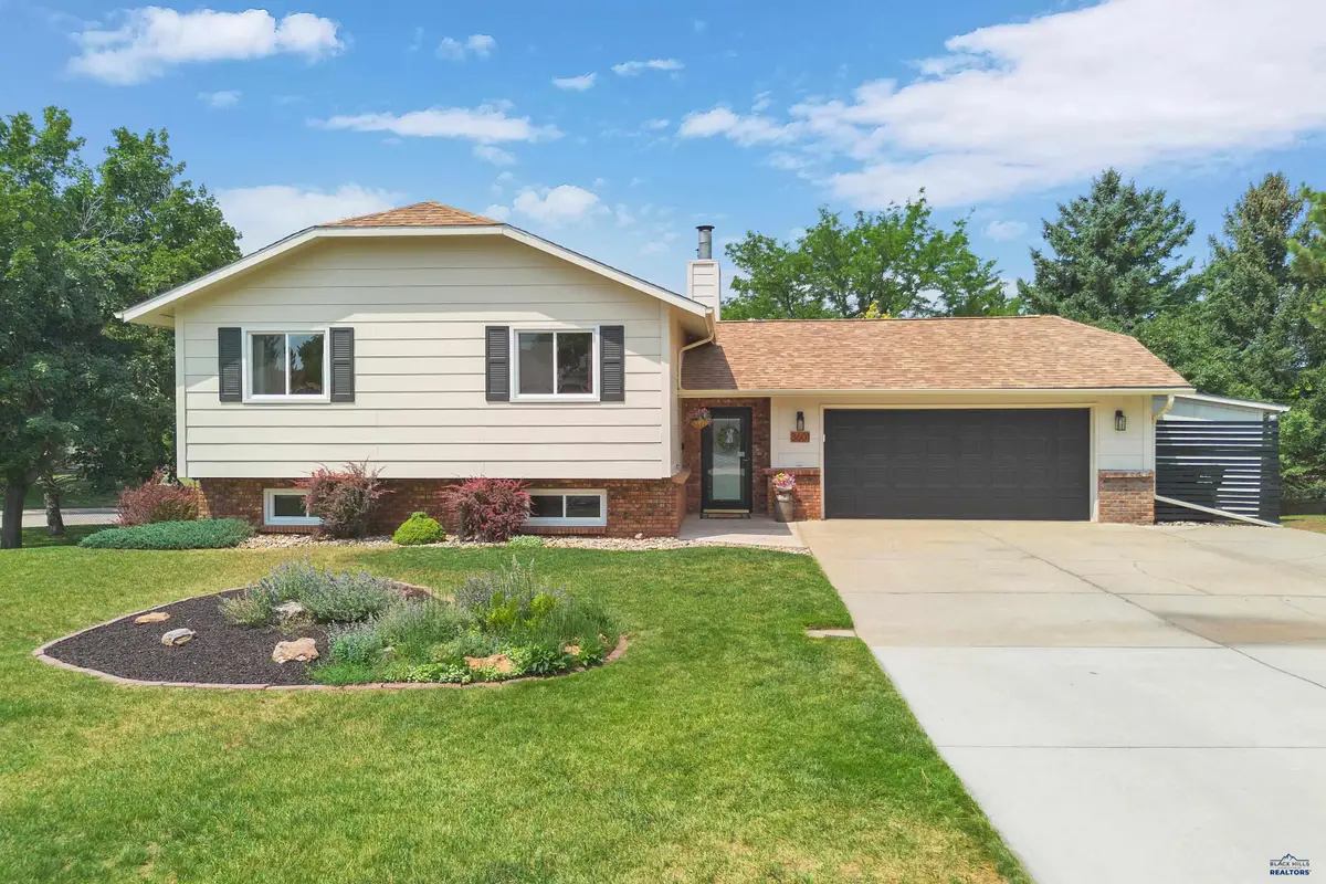 3601 Meadowbrook Dr, Rapid City, SD 57702 - #1