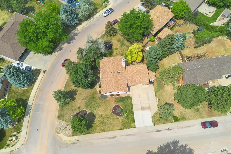 3601 Meadowbrook Dr, Rapid City, SD 57702 - #3