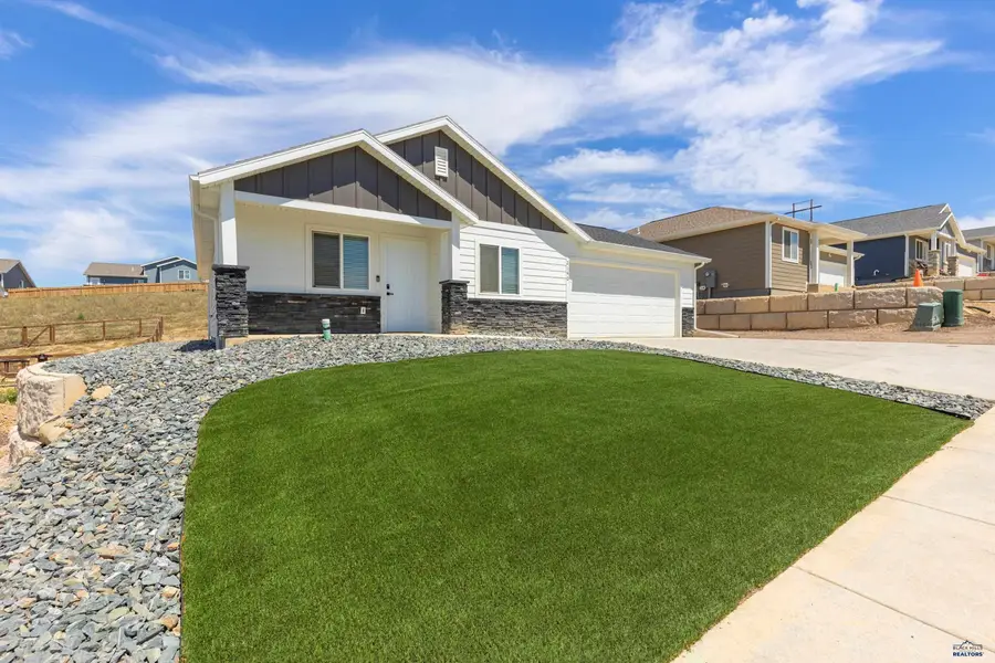 2140 Noah St, Rapid City, SD 57701 - #2