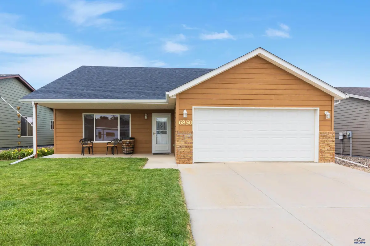 6850 Mulberry Dr, Summerset, SD 57718 - #1