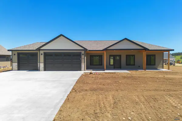 106 Stone Hill Dr, Custer, SD 57730