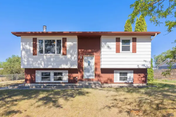 1715 Ennen Dr, Rapid City, SD 57703