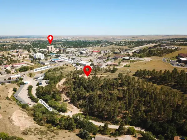 821 Highland Park Dr, Rapid City, SD 57701-2842