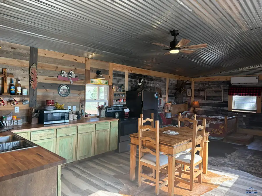 27199 Wind Cave Rd, Hot Springs, SD 57747 - #2