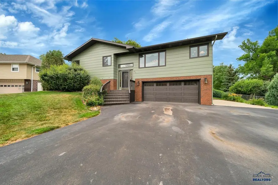 3317 Flint Dr, Rapid City, SD 57701-0000 - #2