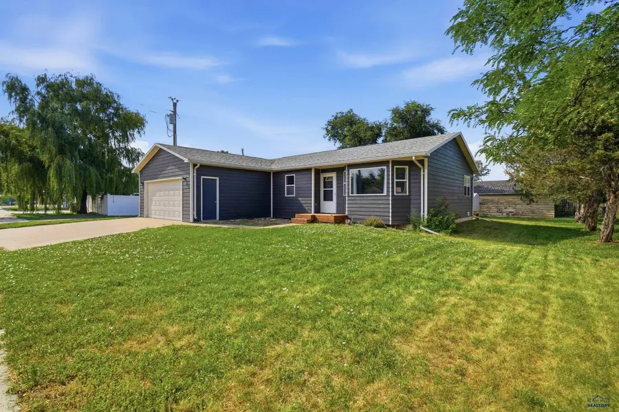 216 7th Ave, Wall, SD 57790 - #2