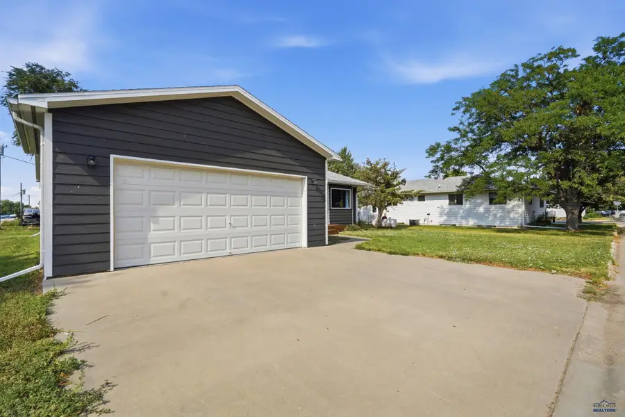 216 7th Ave, Wall, SD 57790 - #3