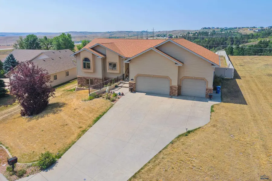653 Enchantment Rd, Rapid City, SD 57701 - #3