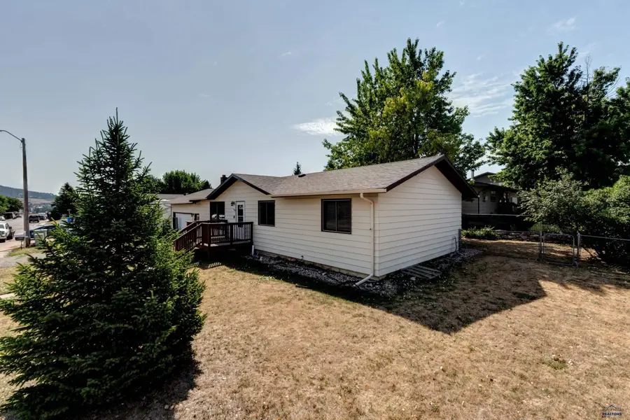 1502 Whitetail Dr, Sturgis, SD 57785 - #2