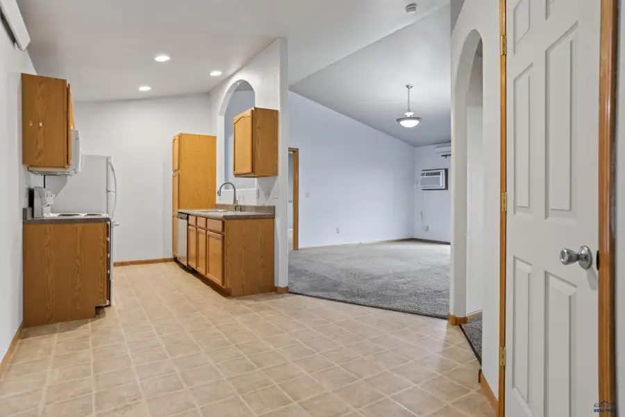 4616 Chalkstone Dr, Rapid City, SD 57701 - #2