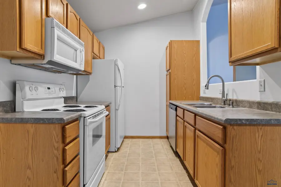 4616 Chalkstone Dr, Rapid City, SD 57701 - #3