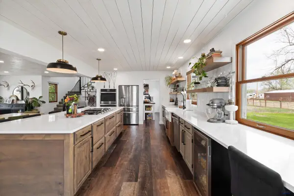 6451 Long View Rd, Rapid City, SD 57703