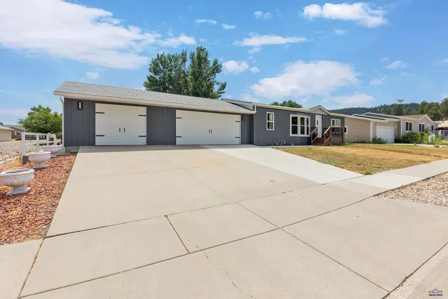 813 Flamingo Dr, Rapid City, SD 57701 - #2