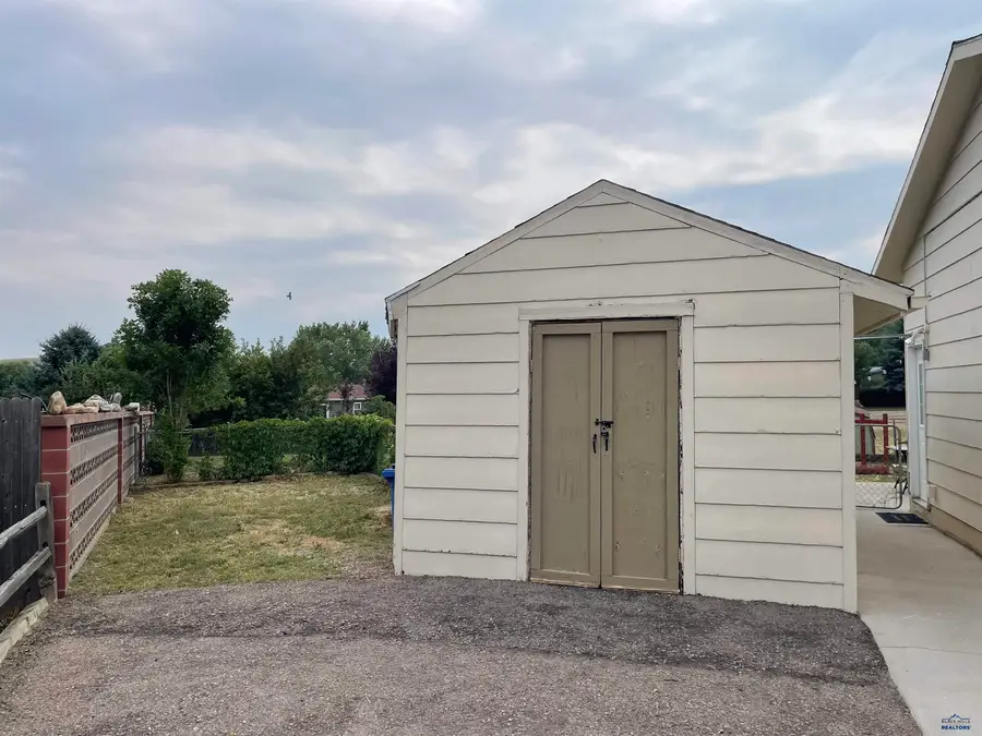 629 Charger Ct, Rapid City, SD 57701 - #2