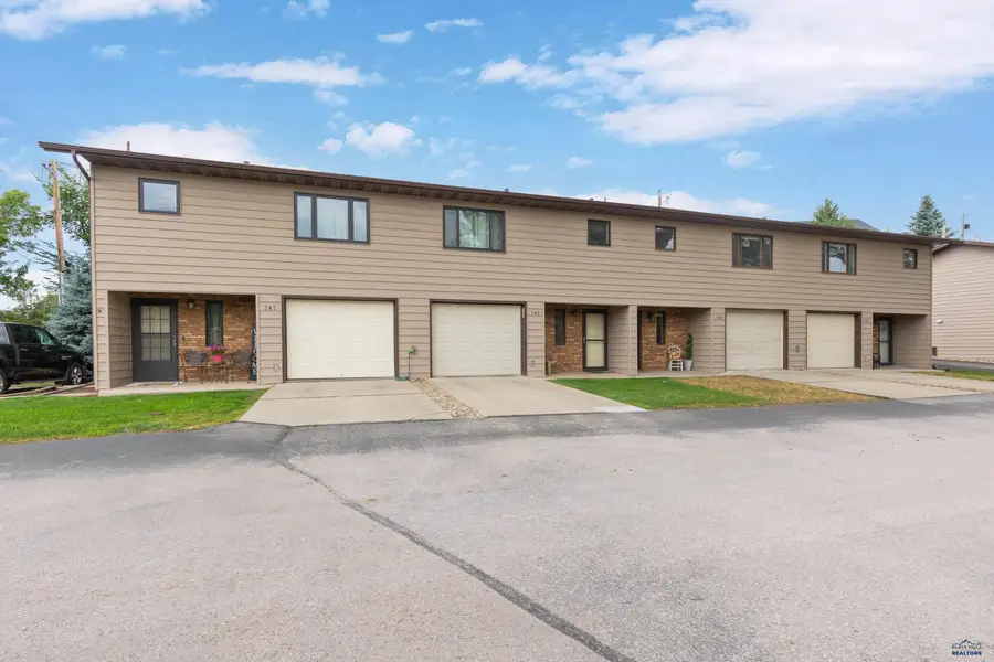 743 Plum Tree Ln, Rapid City, SD 57702 - #3