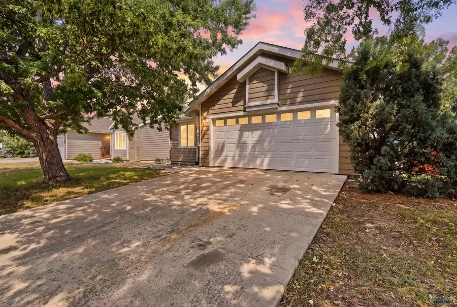 1220 Range View Cir, Rapid City, SD 57701 - #2