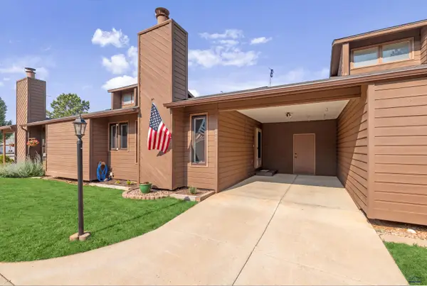 4821 Stoney Brook Ct, Rapid City, SD 57702