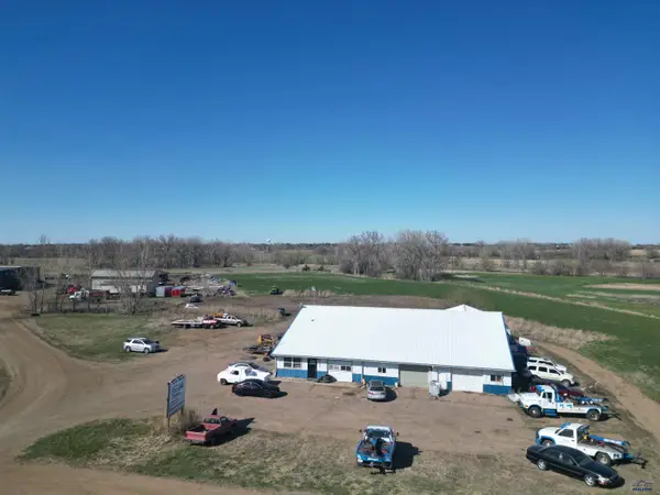 1300 SE 10th St, Madison, SD 57042