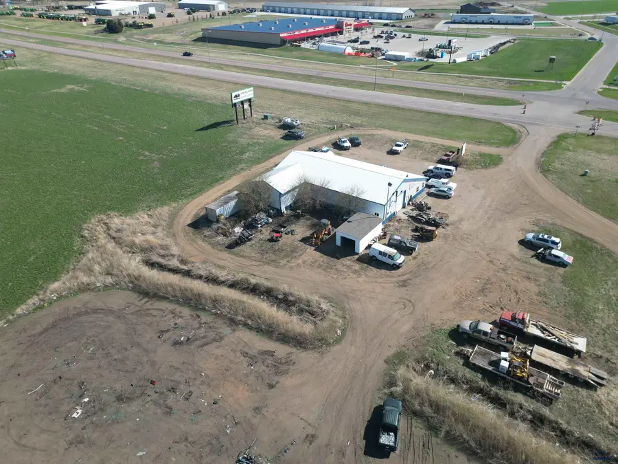 1300 SE 10th St, Madison, SD 57042 - #2