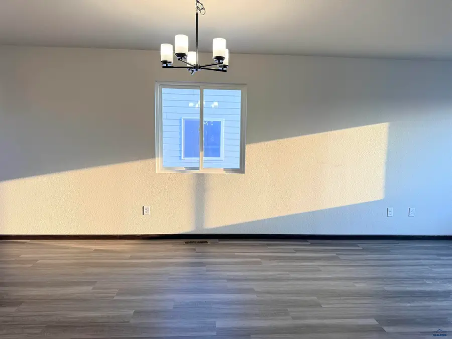 4108 Mcintosh Ln, Rapid City, SD 57703 - #3