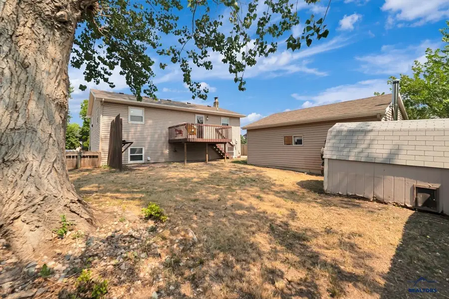 3824 Chief Dr, Rapid City, SD 57701 - #3