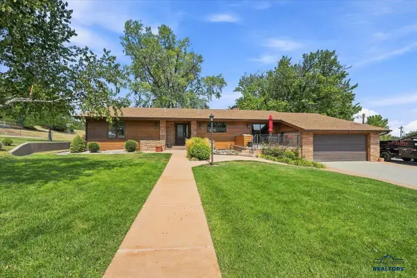 930 St Francis, Rapid City, SD 57701