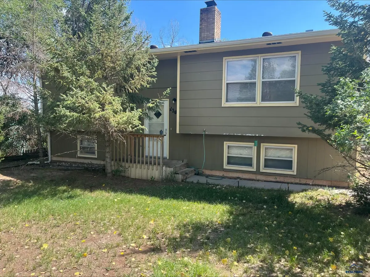 2305 Lincoln Ave, Hot Springs, SD 57747 - #1