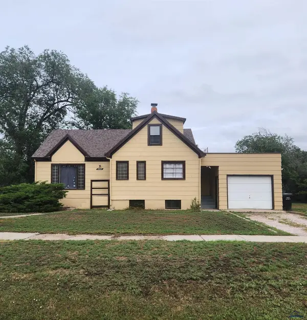 402 E Madison Dr, Rapid City, SD 57701
