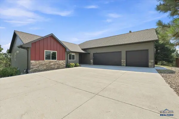 1532 Tablerock Rd, Rapid City, SD 57701