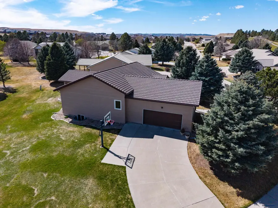 3459 Willowbend Rd, Rapid City, SD 57703 - #2