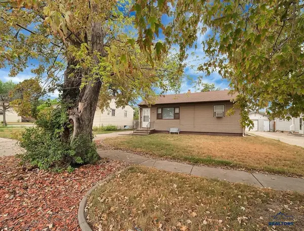 2017 5th St, Rapid City, SD 57701