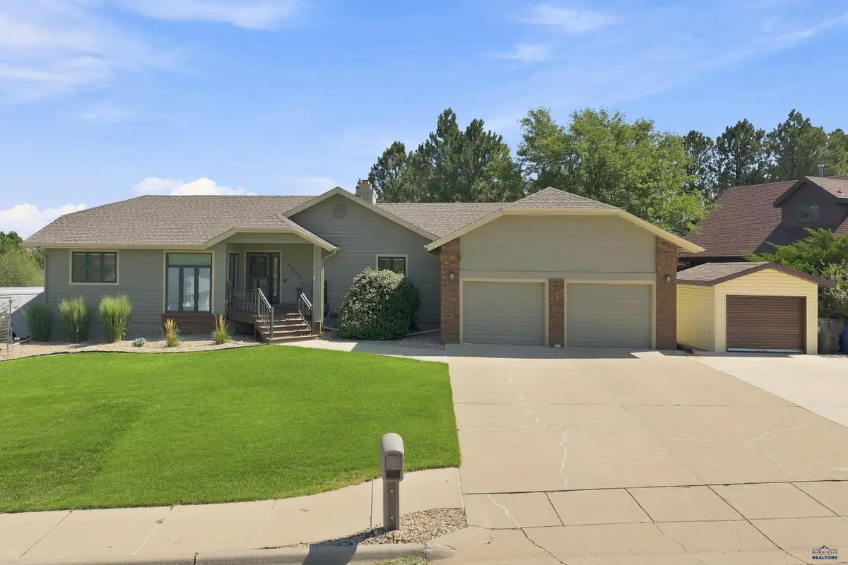 3302 Hogan Ct, Rapid City, SD 57702 - #1