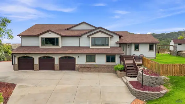 1183 Woodridge Dr, Rapid City, SD 57701-0000
