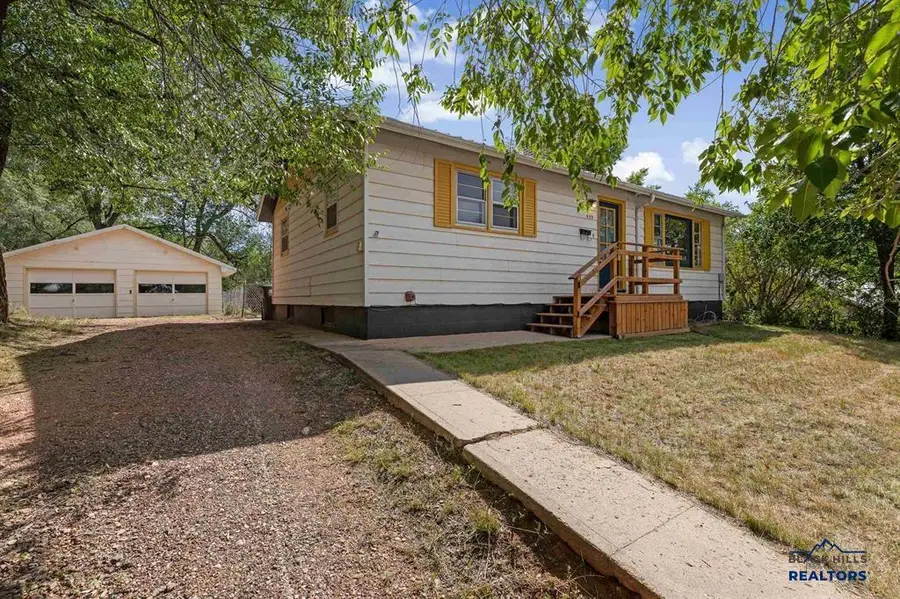 535 Battle Mountain Avenue, Hot Springs, SD 57747 - #2