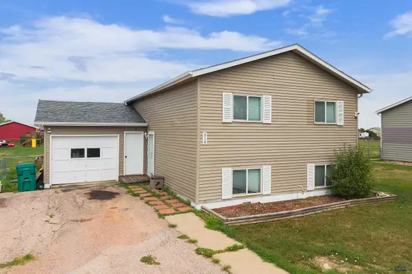 514 Falcon Dr, Box Elder, SD 57719