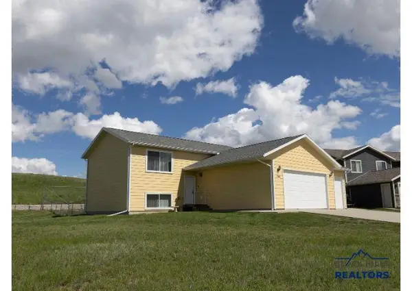 752 Bear Tooth Ct, Box Elder, SD 57719