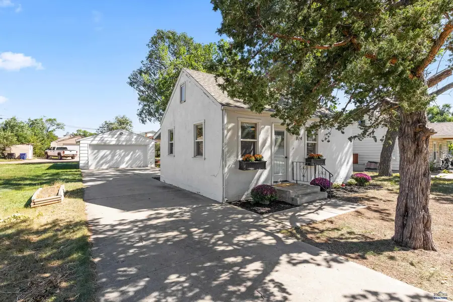 824 Holcomb Ave, Rapid City, SD 57701 - #2