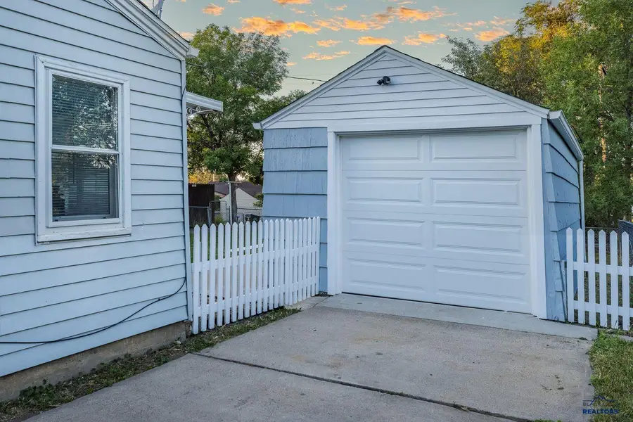 115 E St Andrew, Rapid City, SD 57701 - #3