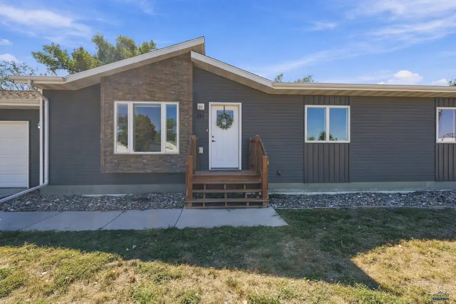 311 4th Ave, Wall, SD 57790 - #2