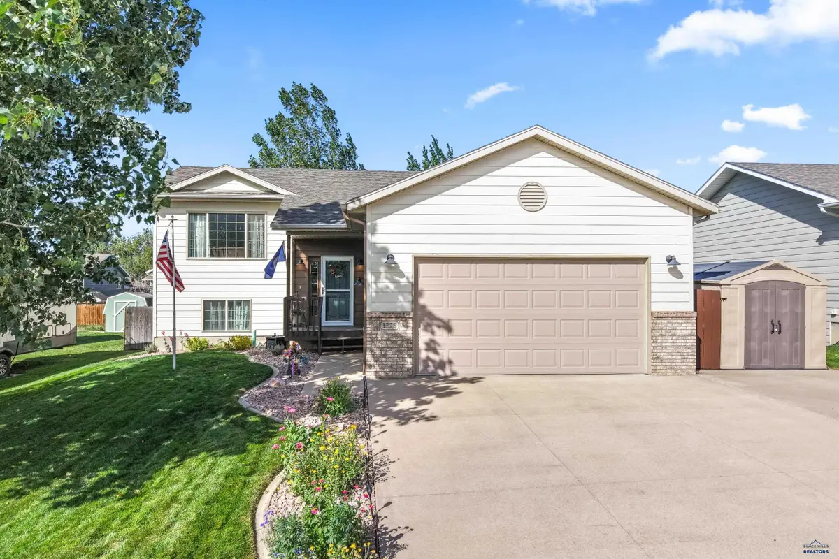 1225 Summerfield Dr, Rapid City, SD 57703 - #1